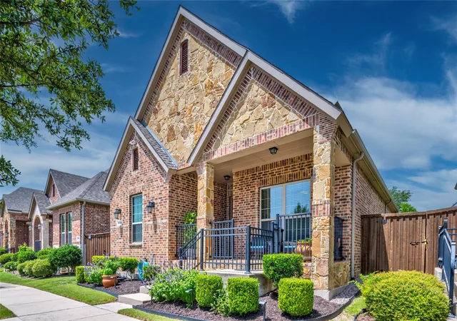 Photo 3 of Sale Pending at 8721 Ludlow Dr, Frisco, TX 75036 | MLS# 21317846 | Listing updated on 2026-08-26