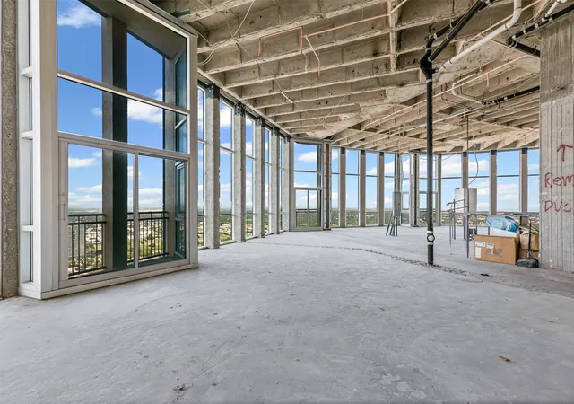 Photo 3 of Sale Pending at 500 Throckmorton St #3506, Fort Worth, TX 76102 | MLS# 21318851 | Listing updated on 2026-08-04