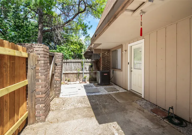 2nd image of 4414 Westminster Dr, Irving, TX 75038 | MLS# 21306105
