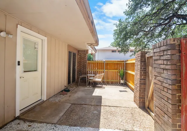 3rd image of 4414 Westminster Dr, Irving, TX 75038 | MLS# 21306105
