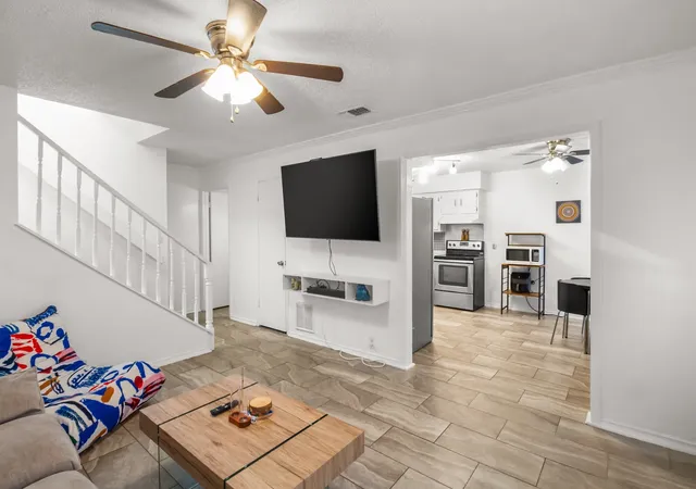5th image of 4414 Westminster Dr, Irving, TX 75038 | MLS# 21306105