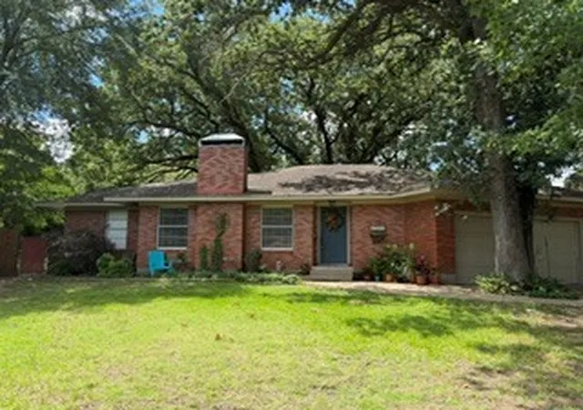 Homes for sale in Corsicana, TX | 1906 E Beverly Dr, Corsicana, TX 75110 | MLS# 21318876