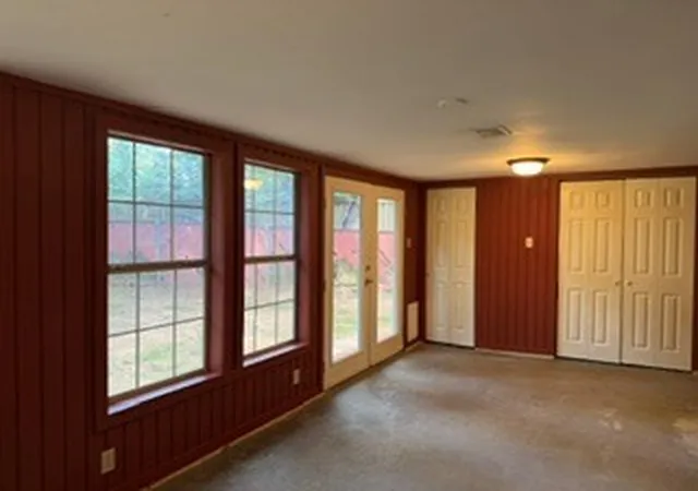 Photo 3 of Single family home for sale at 1906 E Beverly Dr, Corsicana, TX 75110 | MLS# 21318876 | Listing updated on 2026-10-03