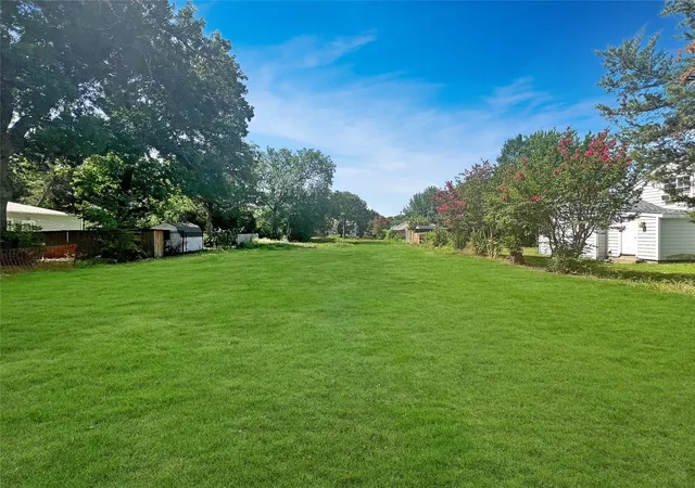 Photo 3 of Land for sale at 306 E Kimbrough St, Mesquite, TX 75149 | MLS# 21318748 | Listing updated on 2026-08-19
