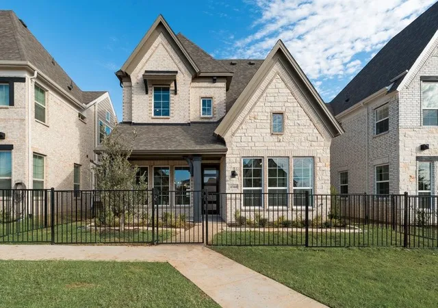 Homes for sale in Corinth, TX | 1525 Euclid Aly, Corinth, TX 76208 | MLS# 21318901