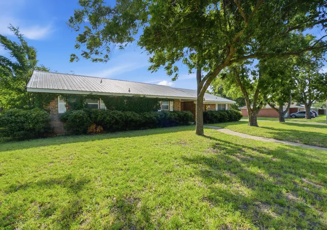 Homes for sale in Stephenville, TX | 1109 N Lillian St, Stephenville, TX 76401 | MLS# 21318330