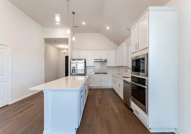 Photo 2 of Single family home for sale at 1825 Acorn Creek Cir, Mesquite, TX 75181 | MLS# 21318933 | Listing updated on 2026-08-11