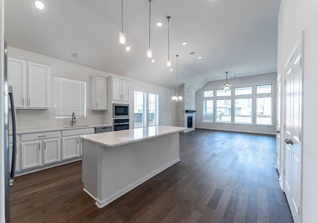 Photo 3 of Single family home for sale at 1825 Acorn Creek Cir, Mesquite, TX 75181 | MLS# 21318933 | Listing updated on 2026-08-11