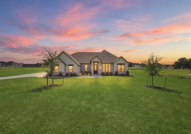Photo 1 of Single family home for sale at 2004 Forest Bridge Dr, Azle, TX 76020 | MLS# 21304780 | Listing updated on 2026-08-14