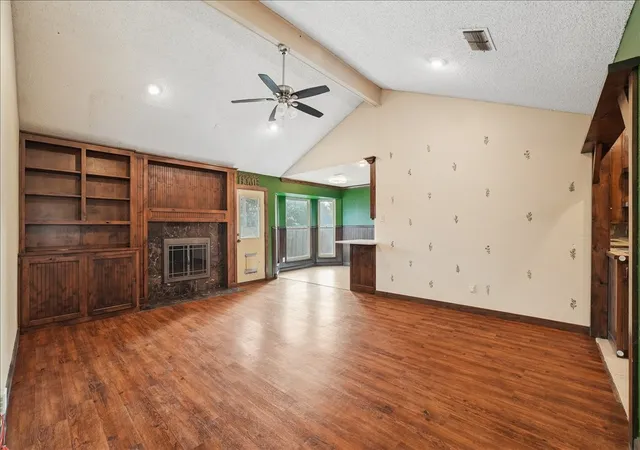 Photo 3 of Sale Pending at 2604 S Meadow Dr, Fort Worth, TX 76133 | MLS# 21317984 | Listing updated on 2026-08-30