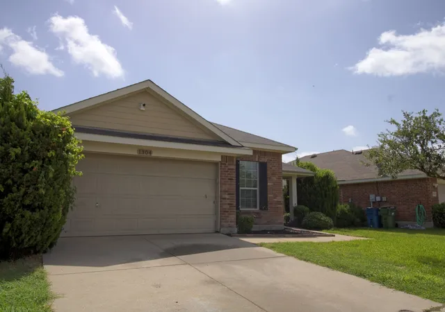 Homes for sale in Forney, TX | 1304 Luckenbach Dr, Forney, TX 75126 | MLS# 21302184