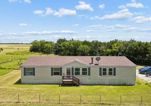 Homes for sale in Whitesboro, TX | 3310 Old Sherman Rd, Whitesboro, TX 76273 | MLS# 21317723