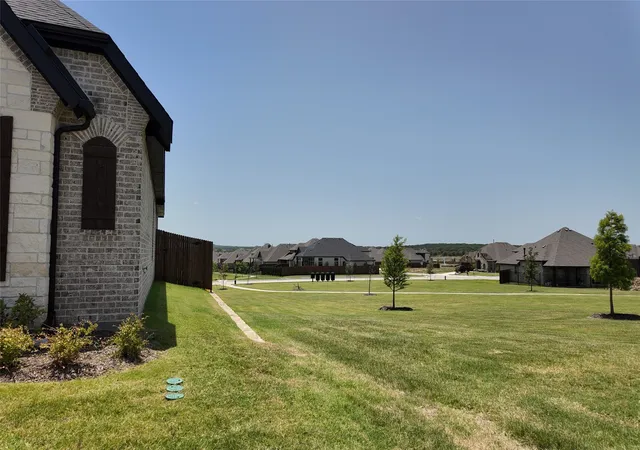 5th image of 341 Aurora Hills Trl, Burleson, TX 76028 | MLS# 21319044