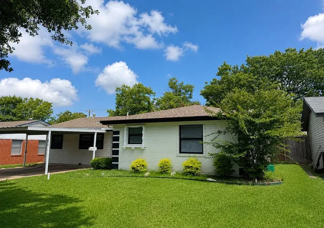 Photo 3 of Sale Pending at 2819 Anchor Dr, Mesquite, TX 75150 | MLS# 21319109 | Listing updated on 2026-07-21