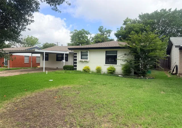 Photo 4 of Sale Pending at 2819 Anchor Dr, Mesquite, TX 75150 | MLS# 21319109 | Listing updated on 2026-07-21