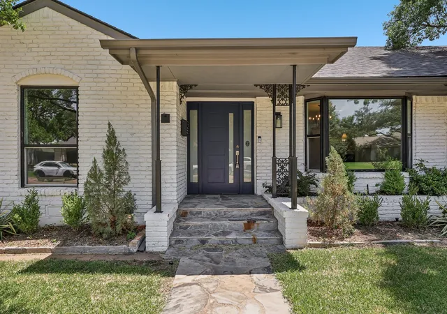 Photo 2 of Single family home for sale at 4326 Mendenhall Dr, Dallas, TX 75244 | MLS# 21316171 | Listing updated on 2026-08-22