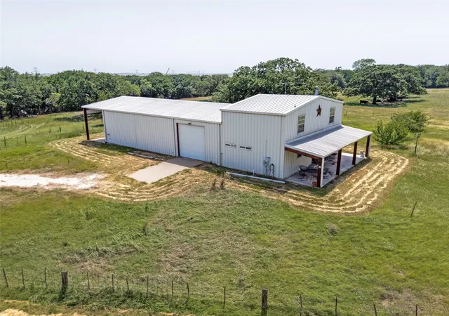 Photo 4 of Sale Pending at 1200 County Road 904, Joshua, TX 76058 | MLS# 21317810 | Listing updated on 2026-08-03