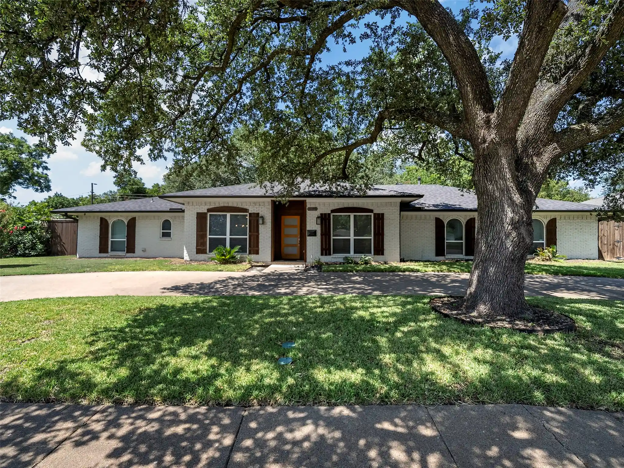 Photo 1 of Single family home for sale at 3115 Walnut Hill Ln, Dallas, TX 75229 | MLS# 21316098 | Listing updated on 2026-10-23