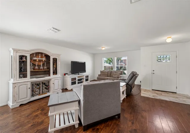 Photo 2 of Single family home for sale at 2305 Avalon Creek Wy, Mc Kinney, TX 75071 | MLS# 21318219 | Listing updated on 2026-07-26