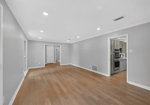 Photo 4 of Single family home for sale at 6036 River Rd, Shreveport, LA 71105 | MLS# 21319175 | Listing updated on 2026-08-26