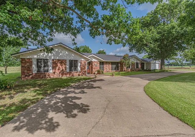 Photo 2 of Single family home for sale at 4160 Fm 513 S, Lone Oak, TX 75453 | MLS# 21319226 | Listing updated on 2026-08-28