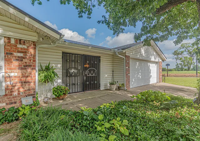 Photo 3 of Single family home for sale at 4160 Fm 513 S, Lone Oak, TX 75453 | MLS# 21319226 | Listing updated on 2026-08-28