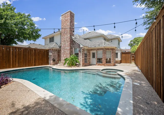Photo 3 of Single family home for sale at 2324 Compton Dr, Plano, TX 75025 | MLS# 21318472 | Listing updated on 2026-08-29