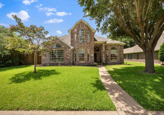 Photo 3 of Single family home for sale at 2324 Compton Dr, Plano, TX 75025 | MLS# 21318472 | Listing updated on 2026-08-29