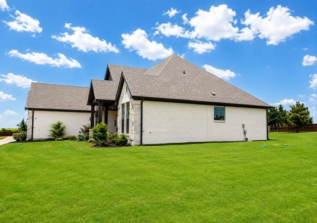Photo 3 of Single family home for sale at 4017 Lagos Dr, Midlothian, TX 76065 | MLS# 21315988 | Listing updated on 2026-09-05