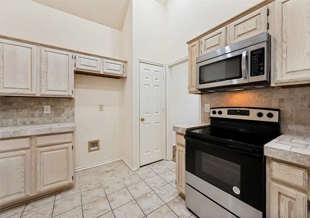Photo 3 of Sale Pending at 5109 Quail Ridge Dr, Mc Kinney, TX 75072 | MLS# 21240813 | Listing updated on 2026-08-03
