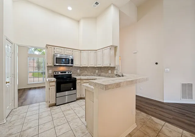Photo 3 of Sale Pending at 5109 Quail Ridge Dr, Mc Kinney, TX 75072 | MLS# 21240813 | Listing updated on 2026-08-03