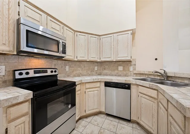 Photo 4 of Sale Pending at 5109 Quail Ridge Dr, Mc Kinney, TX 75072 | MLS# 21240813 | Listing updated on 2026-08-03