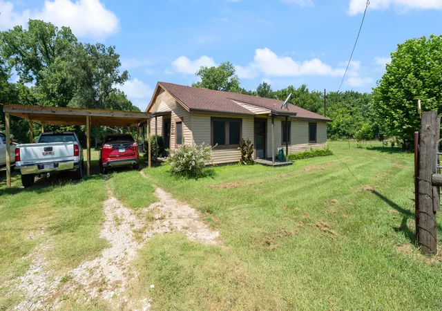 Photo 3 of Single family home for sale at 6336 Rolling Heights Cir, Kaufman, TX 75142 | MLS# 21319288 | Listing updated on 2026-08-25