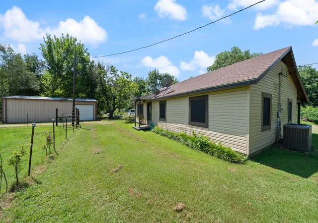 Photo 3 of Single family home for sale at 6336 Rolling Heights Cir, Kaufman, TX 75142 | MLS# 21319288 | Listing updated on 2026-08-25
