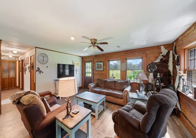 Photo 4 of Single family home for sale at 6336 Rolling Heights Cir, Kaufman, TX 75142 | MLS# 21319288 | Listing updated on 2026-08-25