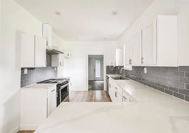 Photo 3 of Single family home for sale at 1336 E Maddox Ave, Fort Worth, TX 76104 | MLS# 21319297 | Listing updated on 2026-07-26