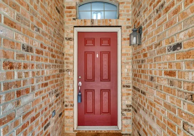 Photo 3 of Single family home for sale at 1124 Sunderland Ln, Fort Worth, TX 76134 | MLS# 21319220 | Listing updated on 2026-08-29