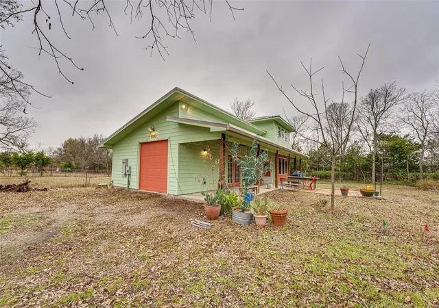 Homes for sale in Farmersville, TX | 1002 S Main St, Farmersville, TX 75442 | MLS# 21319304