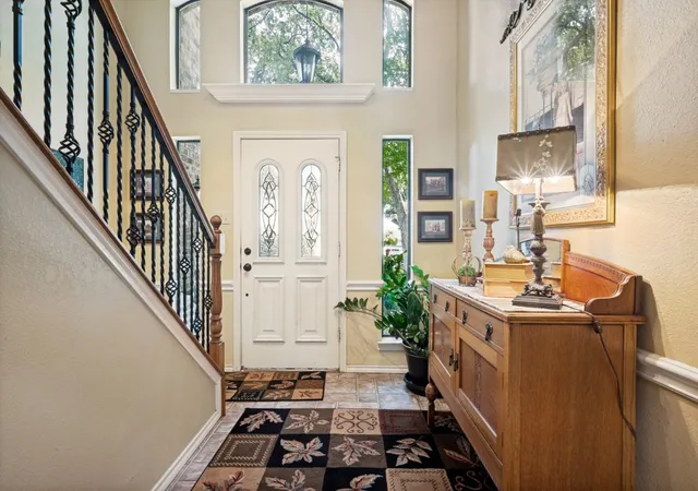 Photo 3 of Single family home for sale at 29 Creekmere Dr, Roanoke, TX 76262 | MLS# 21317329 | Listing updated on 2026-10-03