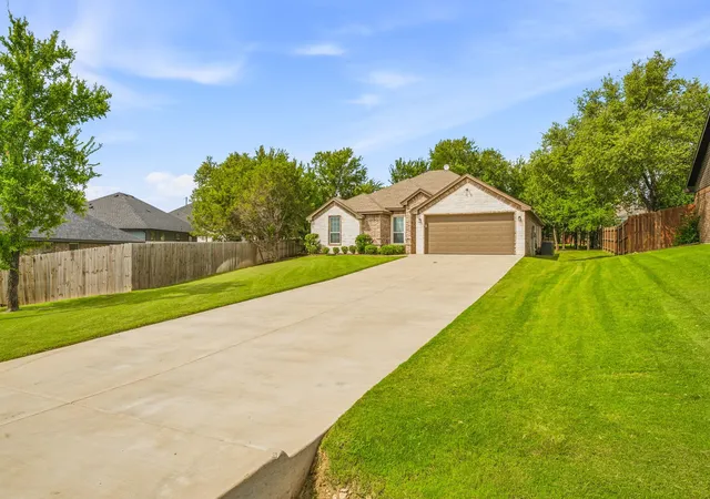 Homes for sale in Granbury, TX | 5018 San Marcos Dr, Granbury, TX 76048 | MLS# 21318704