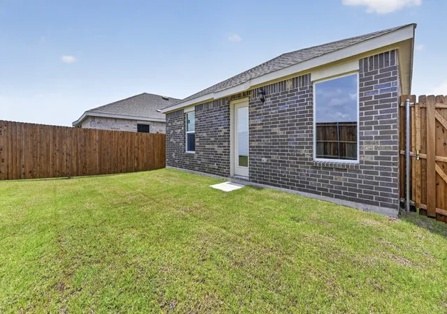 Photo 3 of Sale Pending at 1805 Potomac Ln, Blue Ridge, TX 75424 | MLS# 21319358 | Listing updated on 2026-08-19