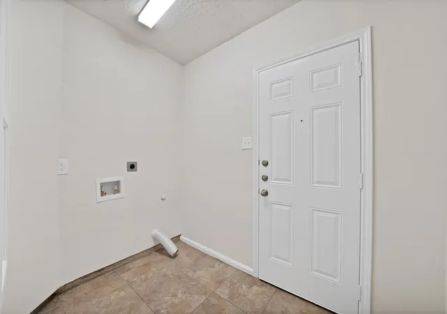Homes for sale in Carrollton, TX | 4213 Phoenix Dr, Carrollton, TX 75010 | MLS# 21314091