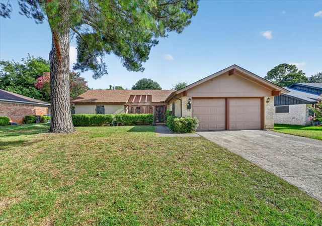 Photo 1 of Single family home for sale at 7312 Vanessa Dr, Fort Worth, TX 76112 | MLS# 21313120 | Listing updated on 2026-08-22