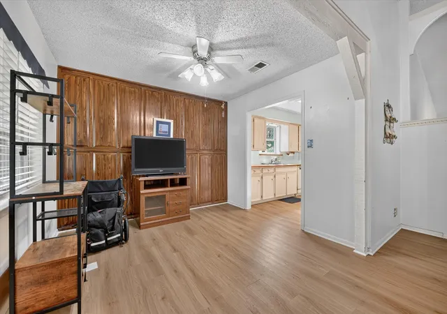 Photo 4 of Single family home for sale at 7312 Vanessa Dr, Fort Worth, TX 76112 | MLS# 21313120 | Listing updated on 2026-08-22