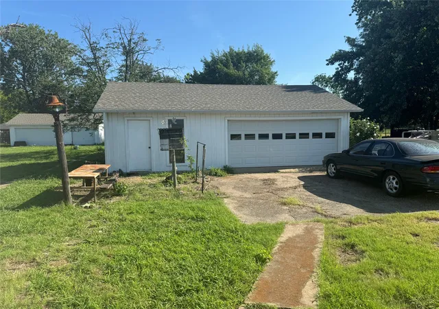 2nd image of 1601 Blackburn Rd, Sachse, TX 75048 | MLS# 21319367