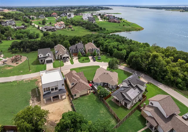 Homes for sale in The Colony, TX | 7622 W Shore Dr, The Colony, TX 75056 | MLS# 21319370