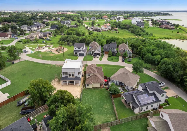 Homes for sale in The Colony, TX | 7622 W Shore Dr, The Colony, TX 75056 | MLS# 21319370
