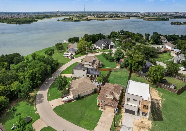 Homes for sale in The Colony, TX | 7622 W Shore Dr, The Colony, TX 75056 | MLS# 21319370