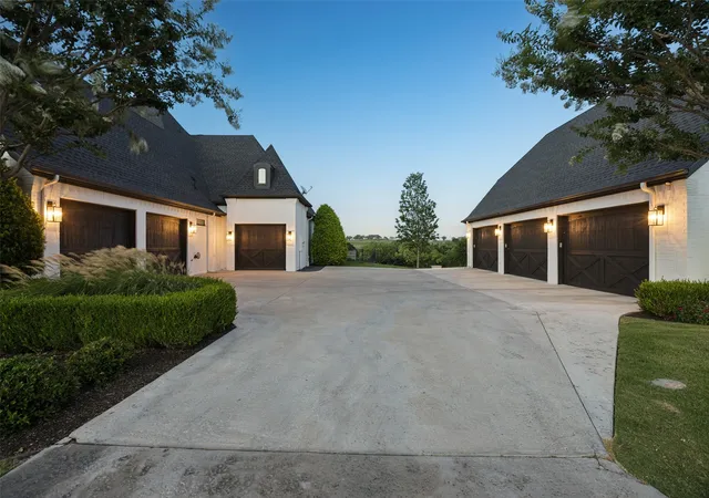 Photo 2 of Single family home for sale at 107 Brazos Ct, Aledo, TX 76008 | MLS# 21309093 | Listing updated on 2026-08-31