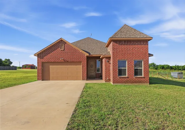 Homes for sale in Trenton, TX | 265 Delatorre St, Trenton, TX 75490 | MLS# 21316978